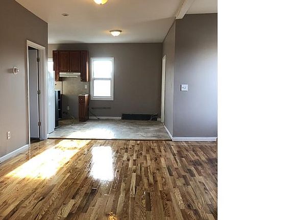 4th image of 1656 Richmond Ter #1