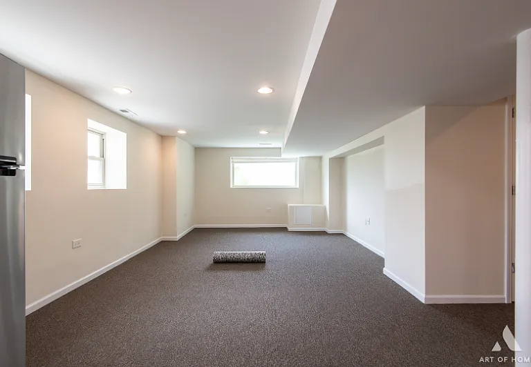 3301 N Kilbourn Ave #G — Photo 3