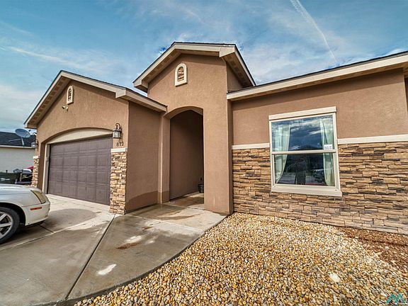 2nd image of 812 Barcelona Ct