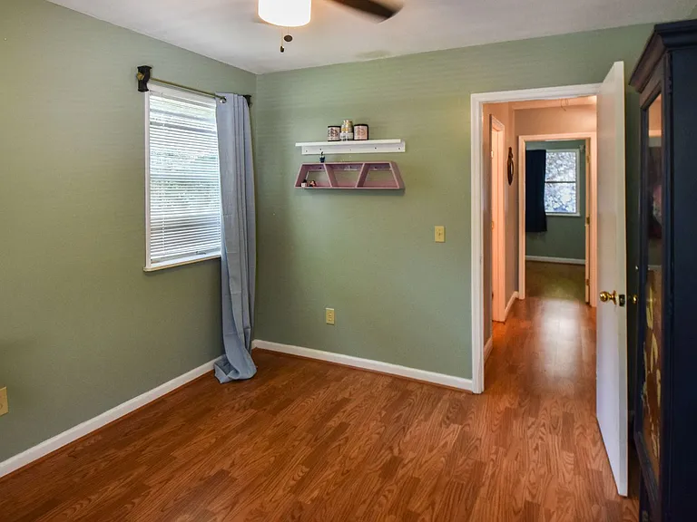 555 Shady Acres Dr — Photo 28