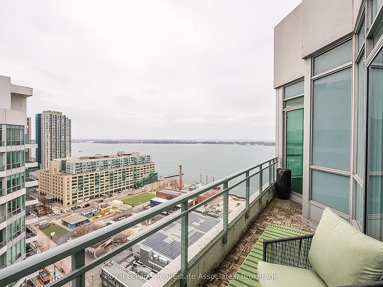 230 Queens Quay W #2811 — Photo 13