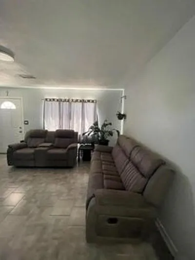 6116 Mariposa Ave — Photo 2