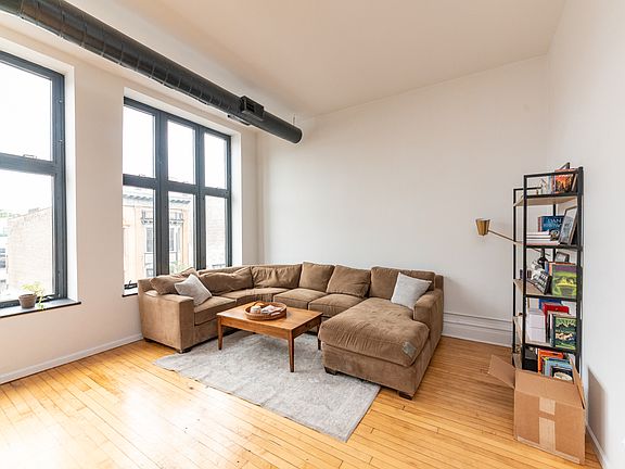 3rd image of 1466 N Milwaukee Ave APT 3