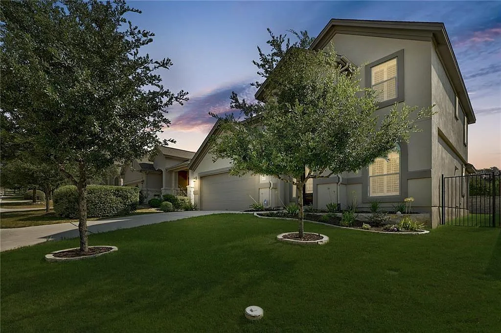4 bed, 3.5 bath, 2545 sqft, $3,495 — Photo 2
