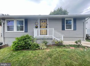 612 64th Pl, Capitol Heights, MD 20743