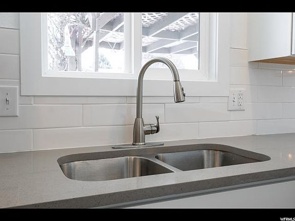 4th image of 5573 W Mountain Men Dr