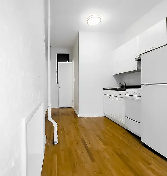 217 E 29th St #21 — Photo 2