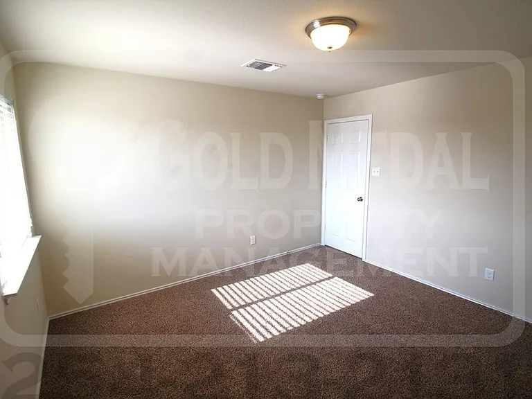 604 Cody James Dr — Photo 15