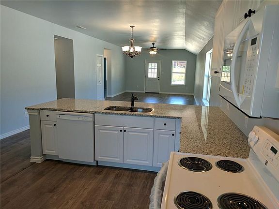 4th image of 5537 Goodman Ave