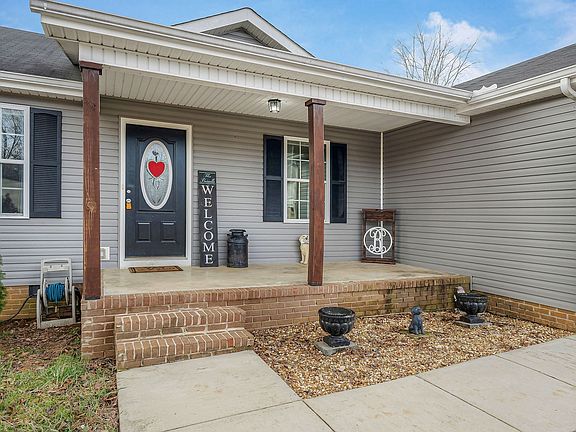 2nd image of 36 Elm Crest Cir
