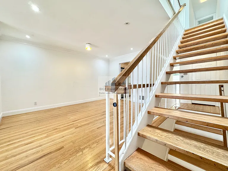 6 Topaz Way — Photo 17