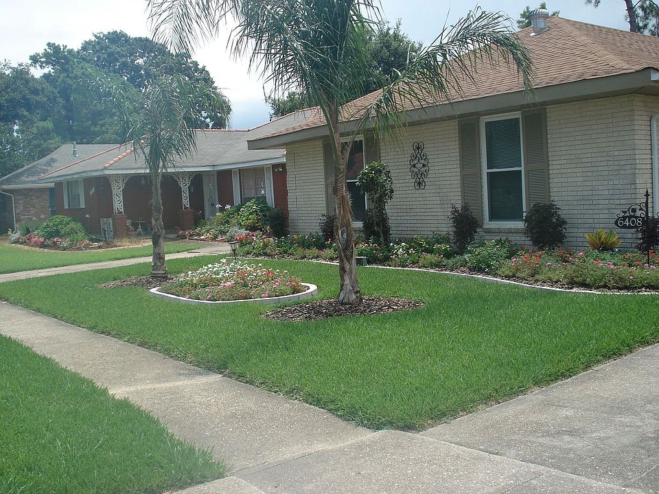 Front yard facing southeast