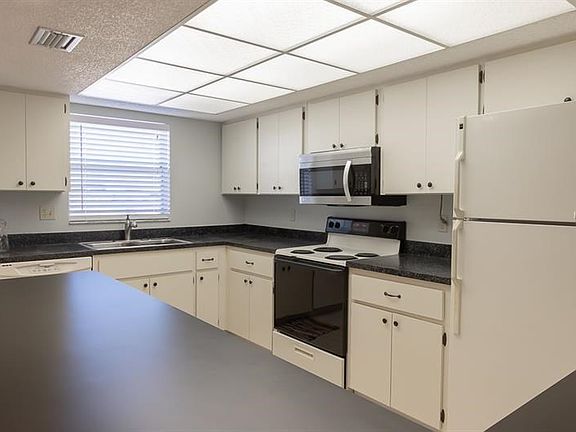 Large kitchen bar perfect for entertaining!