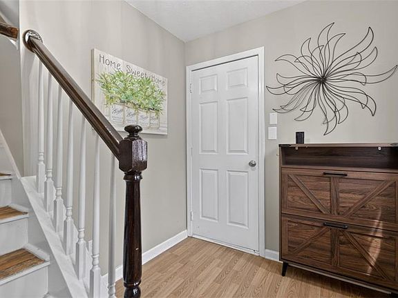 4th image of 2484 Stonegate Dr NW