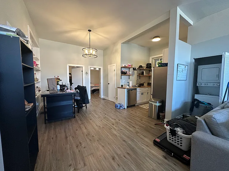 1951 S Canalport Ave #1 — Photo 3