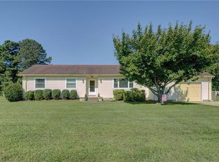 605 Moonefield Dr, Smithfield, VA 23430