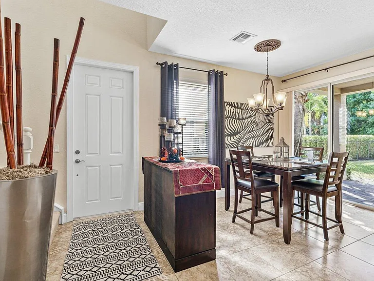 5009 Dulce Ct — Photo 4