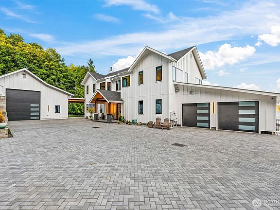 2nd image of 9418 165th Avenue Ct SW