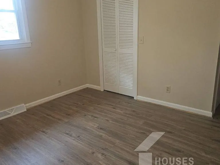 106 Batson Dr — Photo 9