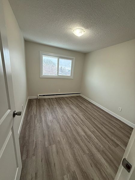 Edmonton Apartment for rent - 2 Bedrooms — photo 14