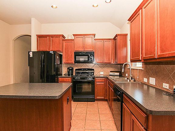 4th image of 3211 Carriage Cove Ct
