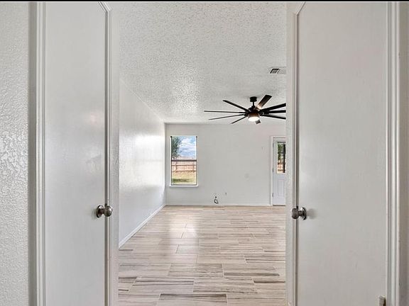 4th image of 2701 Huckleberry Dr