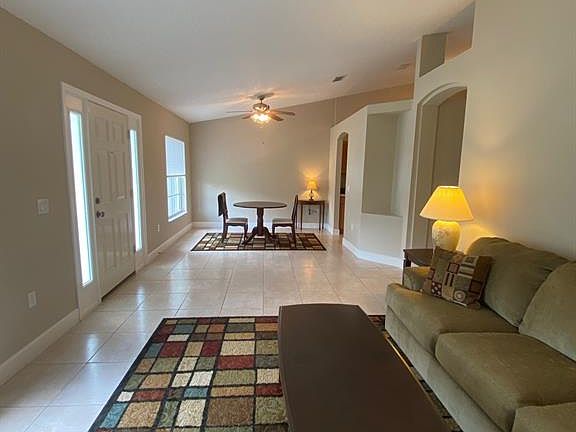 3rd image of 2221 Royal Palm Dr