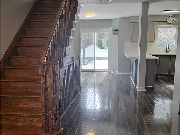 3rd image of 17 Kelsey Cres