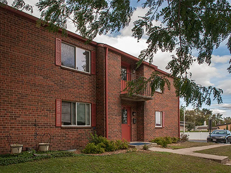 121 E Henry St #207-935 — Photo 6