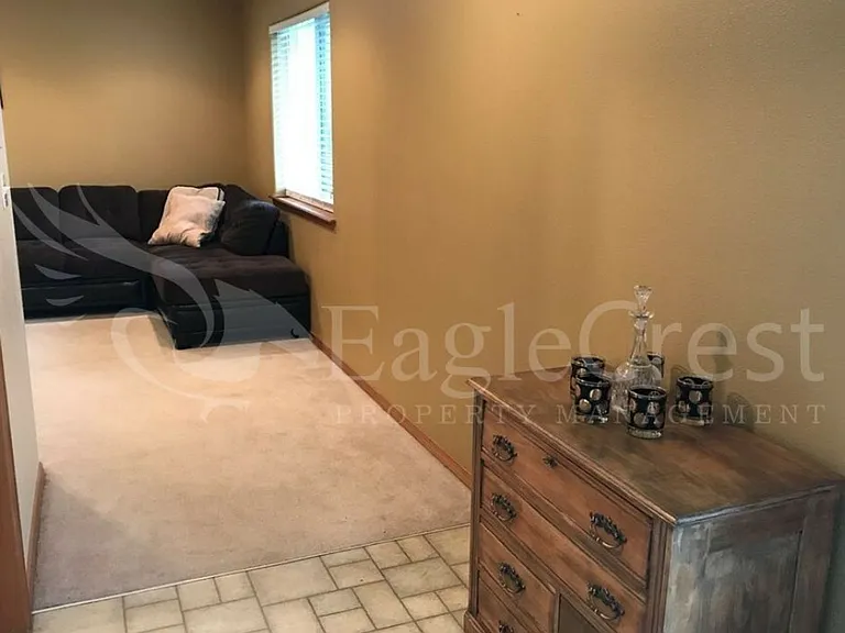 2331 Hawk Dr — Photo 11