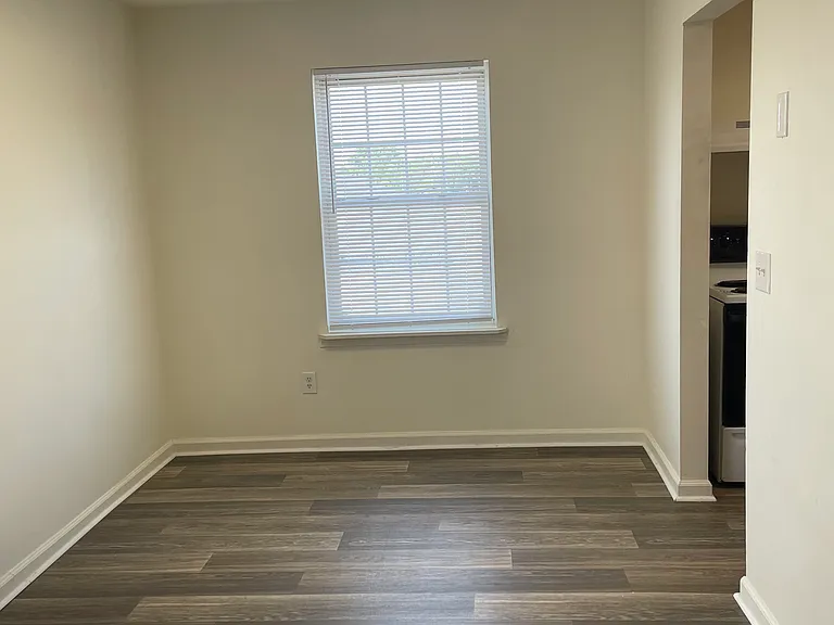 243 Fulkerson Dr #C — Photo 2