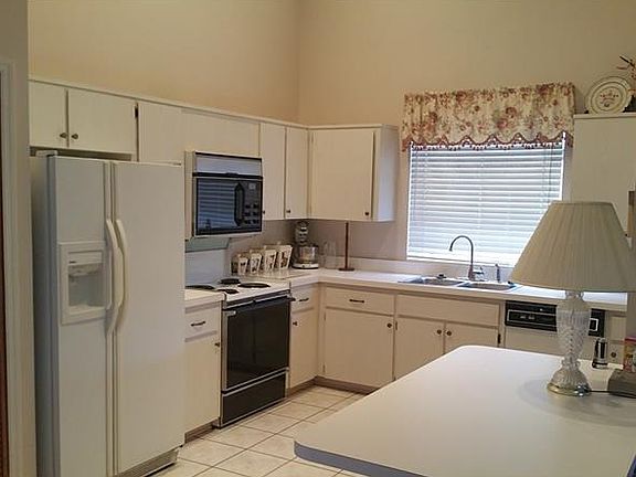 3rd image of 3388 Windy Wood Dr