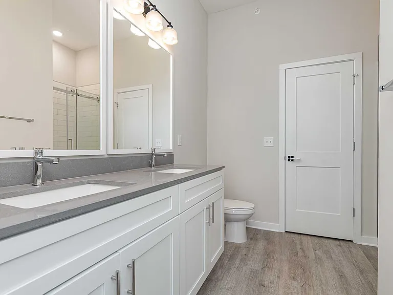 Middle Sound West Apartments — Photo 92