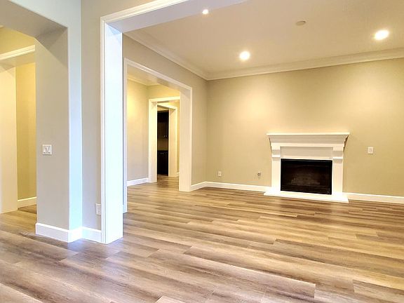 2nd image of 1003 Elderberry Dr