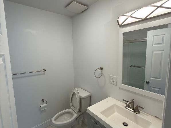 9 E 50th St #3