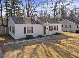 35 Vadnais St, Springfield, MA 01104