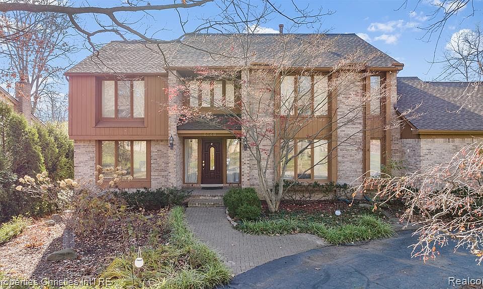 6048 Dunmore Dr, West Bloomfield, MI 48322 Zillow
