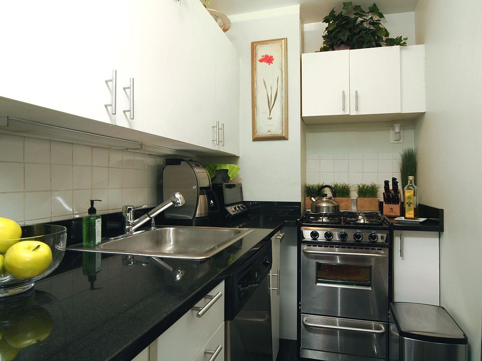 2nd image of 425 E 63rd St #4-WK