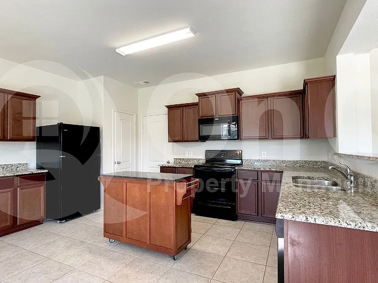 1623 White Mountain Way — Photo 5
