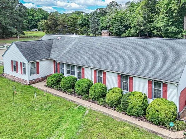 1468 Peppercorn Ln, Suffolk, VA 23432