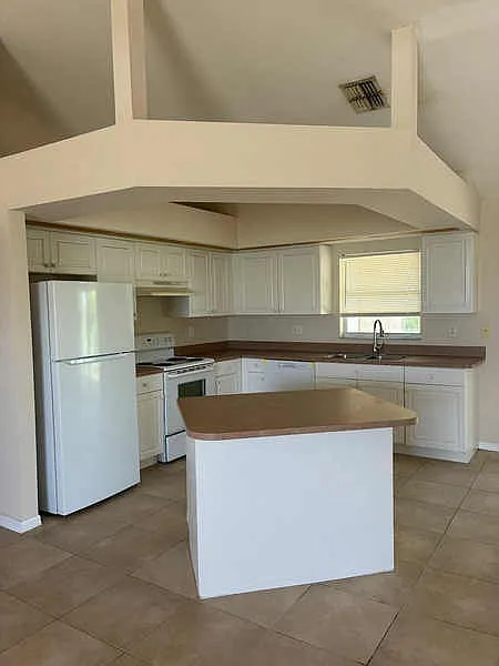 4 bed, 1713 sqft, $1,900 — Photo 4
