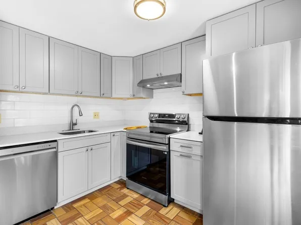 18 Willard St, Melrose, MA 02176