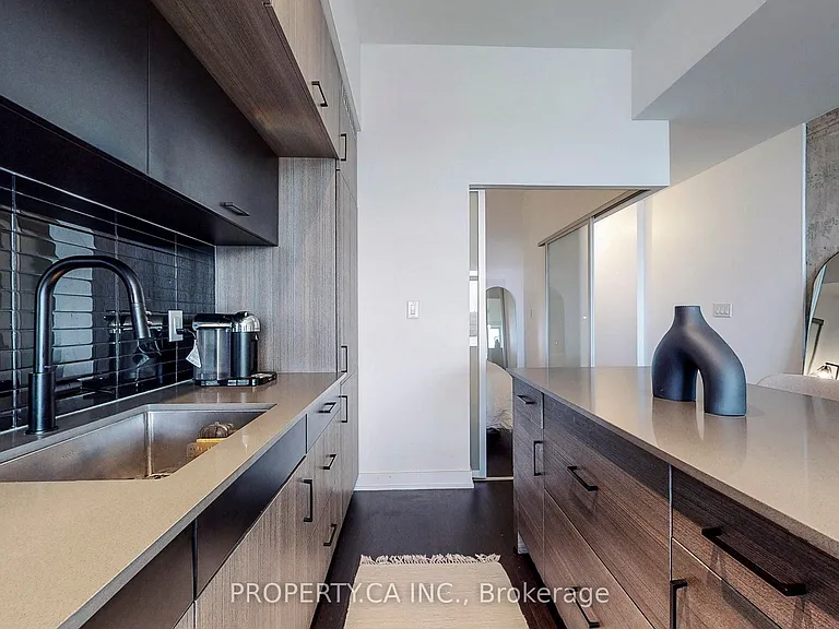 205 Manning Ave #403 — Photo 22