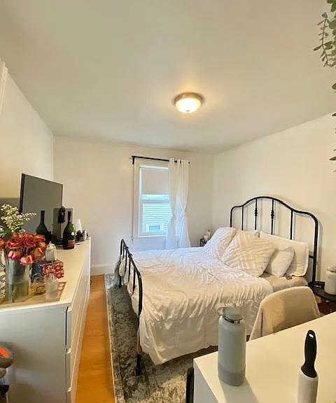 2 Shepherd Ave #2 — Photo 3