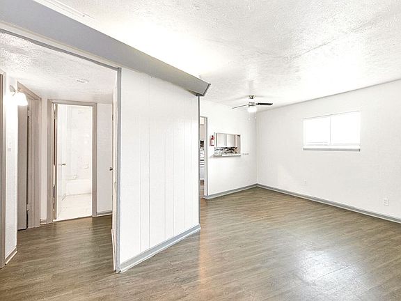 3rd image of 2811 Broad St #27