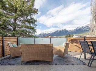 729 N 7th Ave #2, Canmore, AB T1W3H8