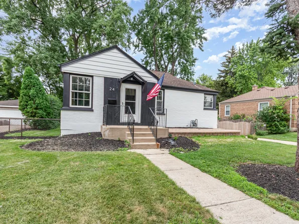 24 Hiawatha Dr, Clarendon Hills, IL 60514