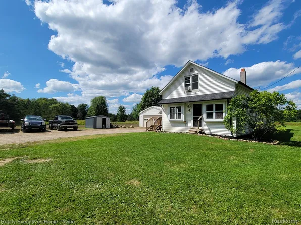 11004 Bryce Rd, Emmett, MI 48022