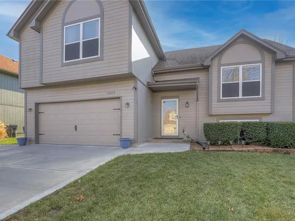 17257 W 157th St, Olathe, KS 66062