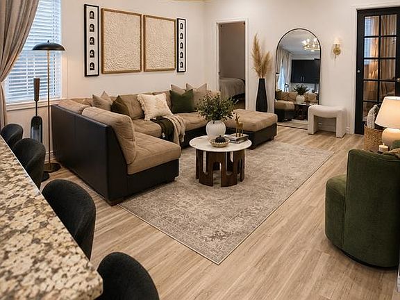 2nd image of 10096 Everglades Dr
